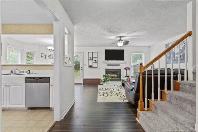 Photo - 5551 Robmont Dr