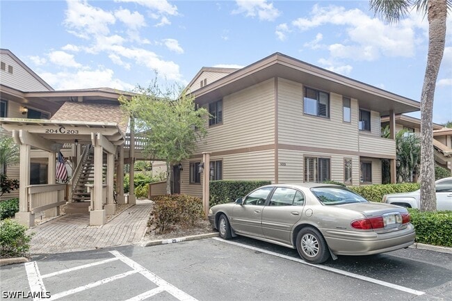 Building Photo - 64 4th St Unit C103