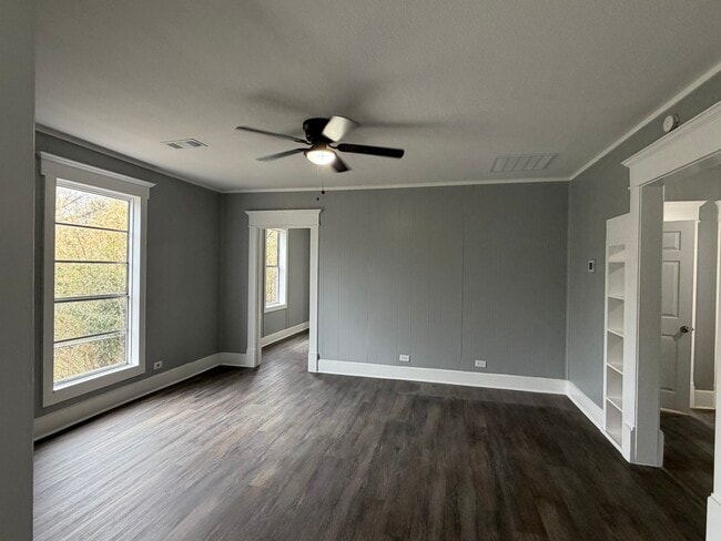 Photo - 220 E Morgan St