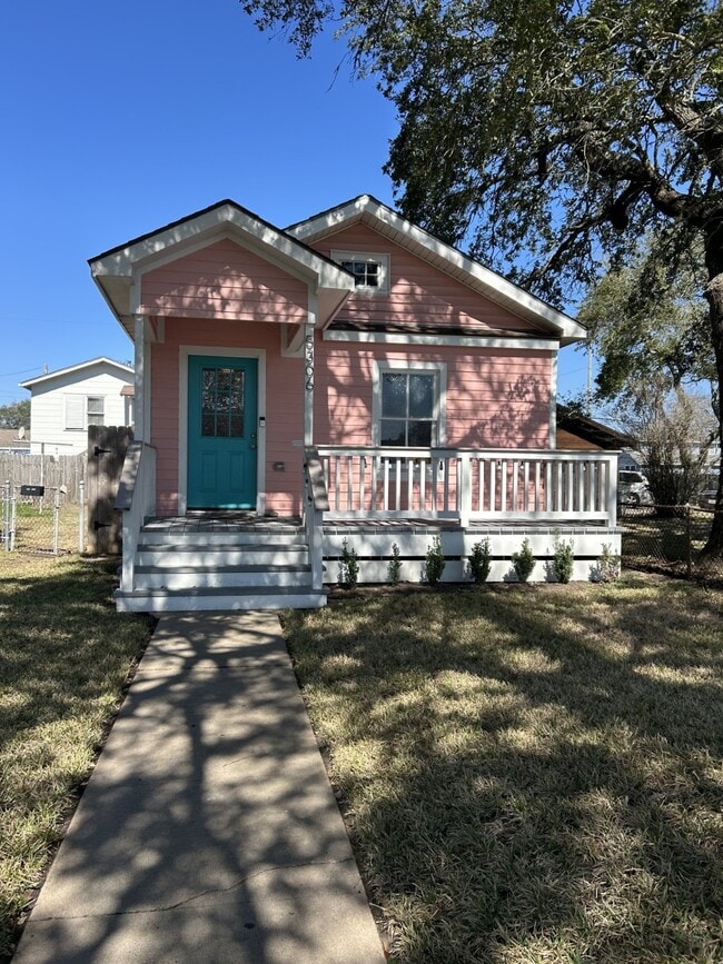 Photo - 5306 Avenue P 1/2
