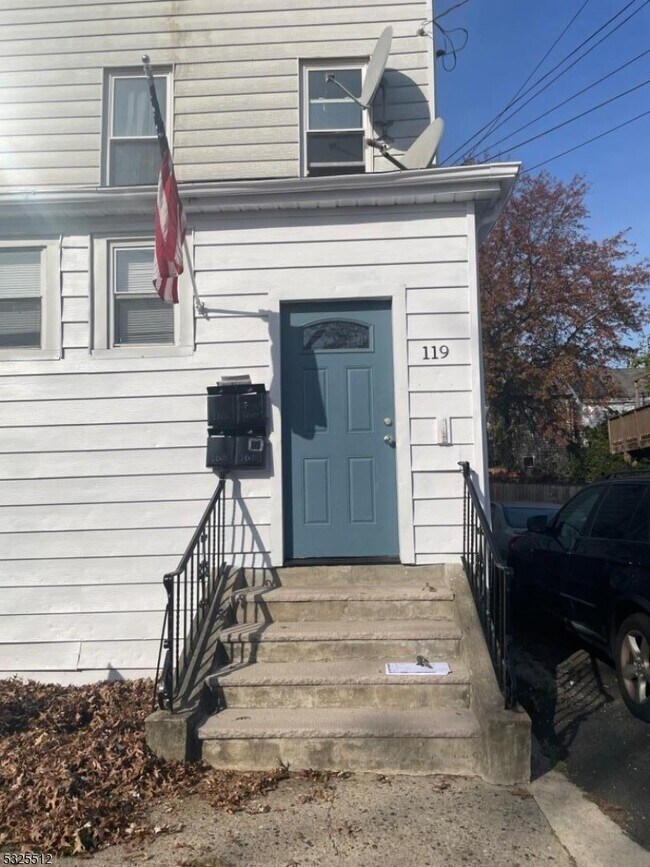 Photo - 119 Buffalo Ave Unidad 3