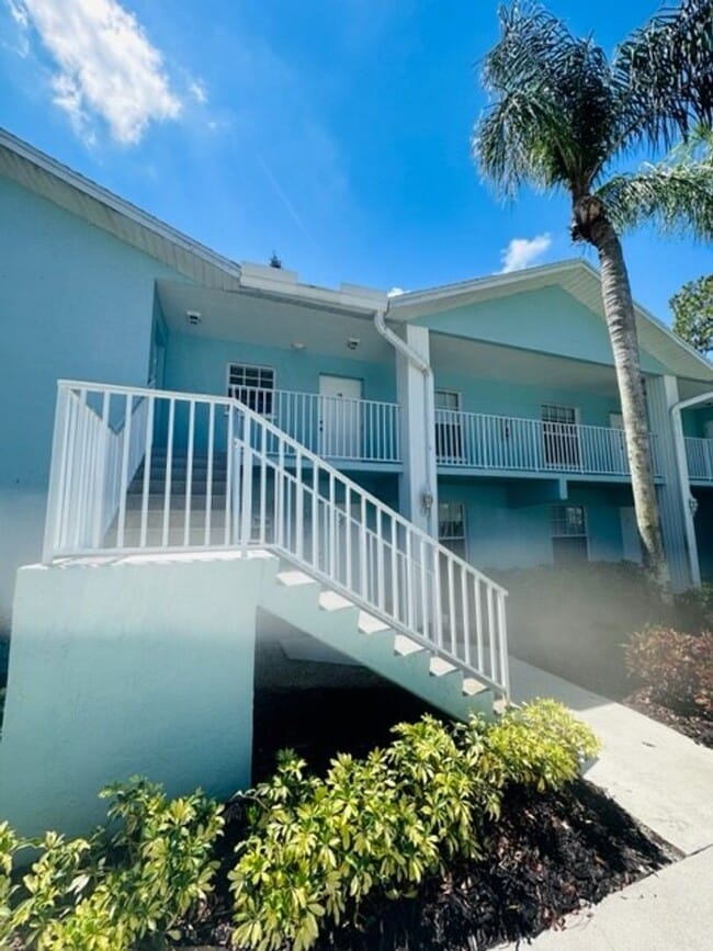 Building Photo - 2 Bedroom Condo in Pine Haven