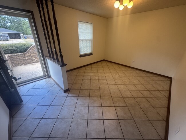 Photo - 1619 Leawood Dr