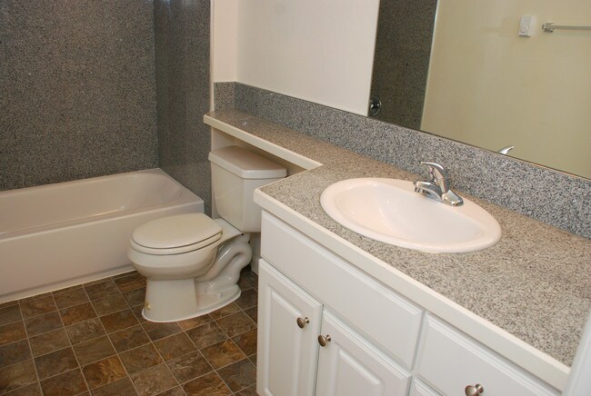 Clover Creek Manor Apartments For Rent in Lakewood, WA