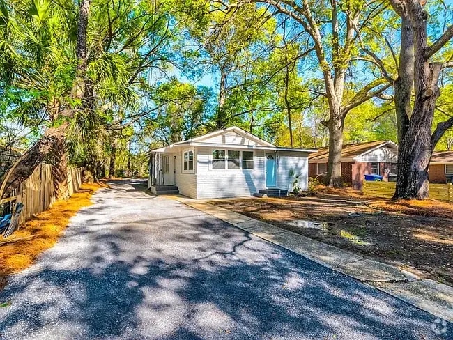 Building Photo - 1558 Orange Grove Rd Unit A Rental