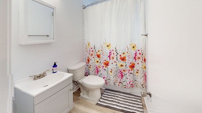 Photo - 301 7th St SW Unit B