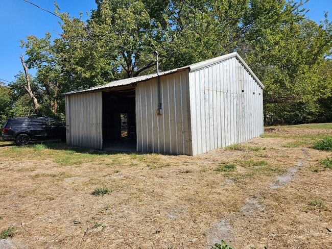 Photo - 1107 Esma St