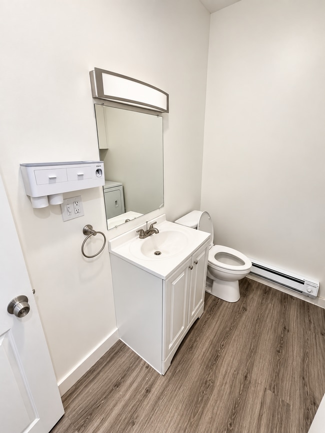 216 Central St Unit 2R
