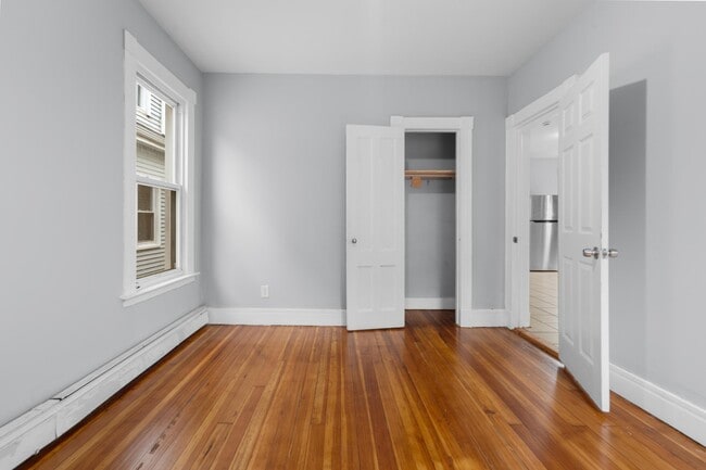 Photo - 354 Poplar St