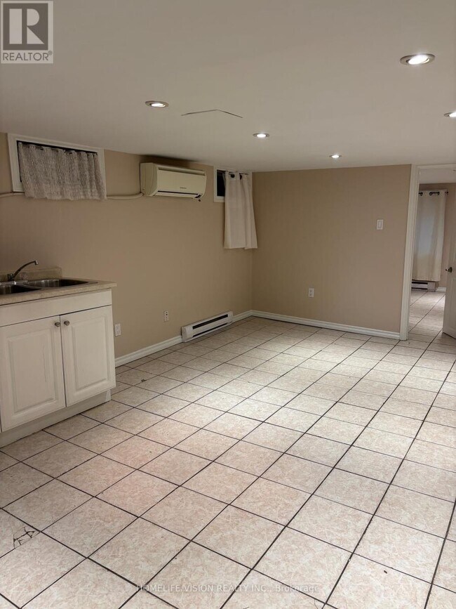 Photo - 970 Avenue Rd