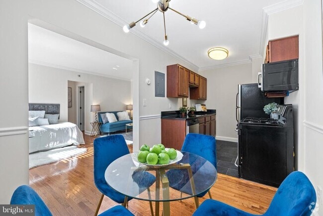 Building Photo - 906 S Washington St Unit 202 Rental