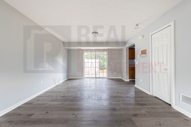 345 Teal Cir