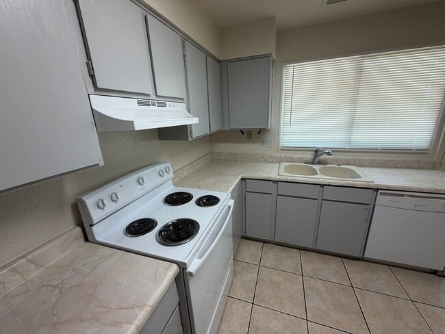 Photo - 3 Bed 2 Ba Condo