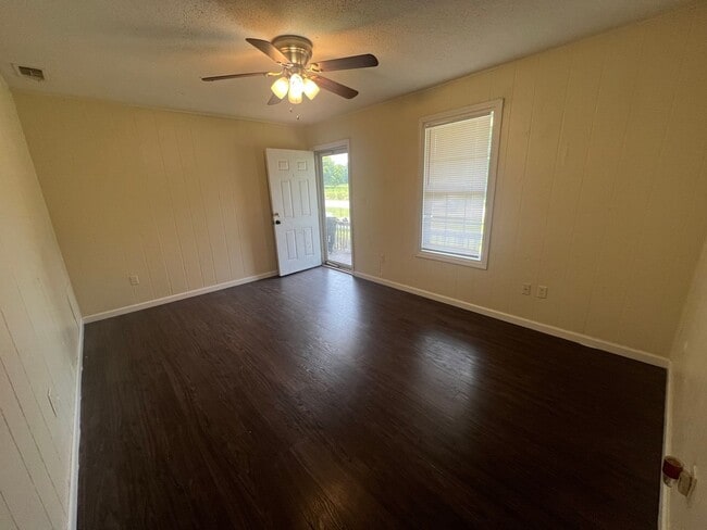 Photo - 2 Bedroom 1 Bathroom Duplex in Winterville!