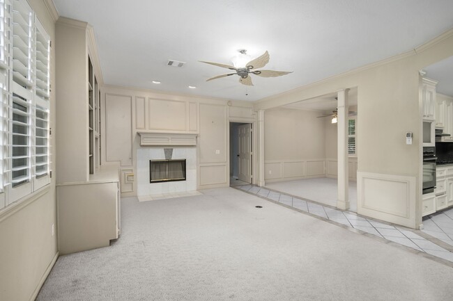 Photo - 14151 Buckingham Ln