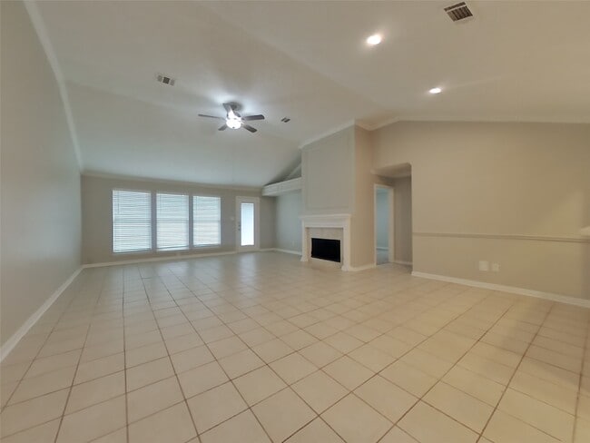 Photo - 5603 Rivertree Ln