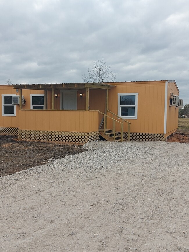 Building Photo - 18612 Baughman Dr