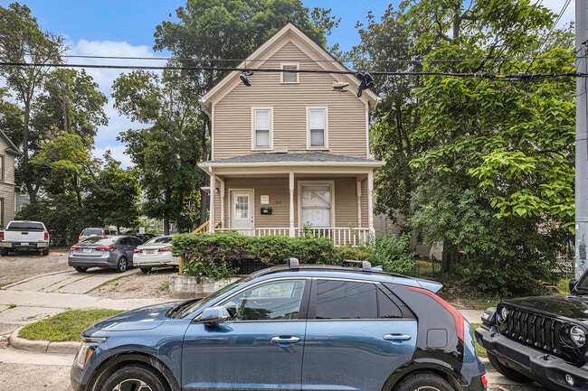 Building Photo - 515 S. CFourth-