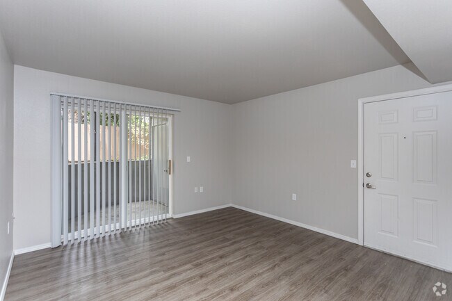 2BR, 1BA - 857SF