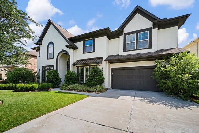 Building Photo - 4627 Miramar Dr