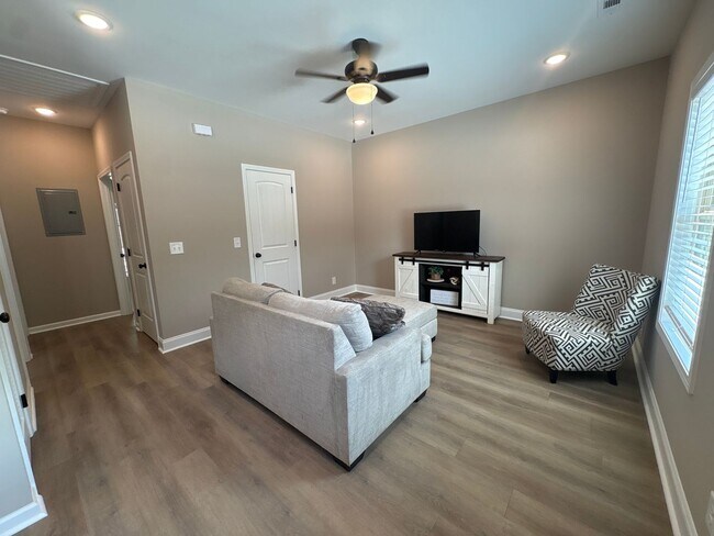 Photo - 513 Westend Cir Unit 2