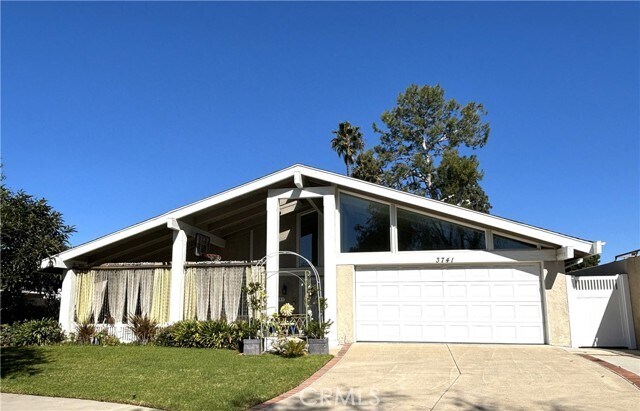 Photo - 3741 Bates St