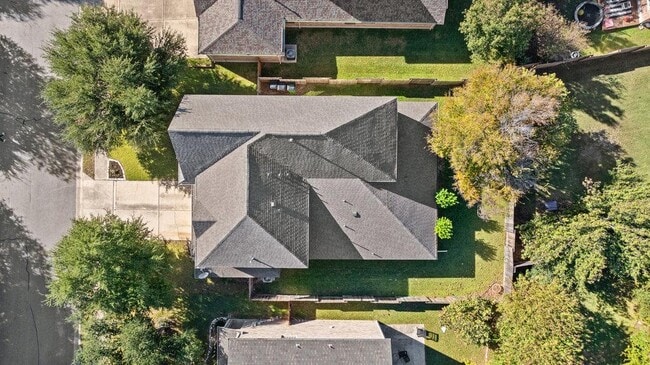 Photo - 2617 Salorn Way