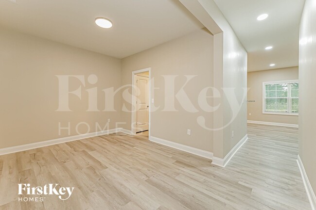 Photo - 2121 Ledford Rd