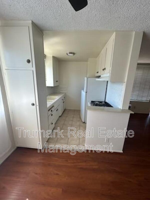 Photo - 4619 Lexington Ave Unit 4