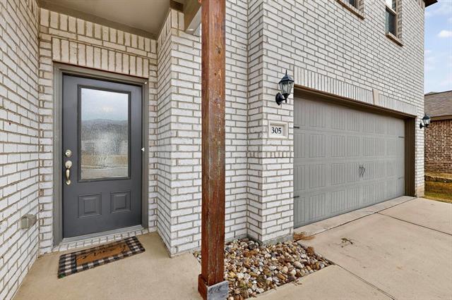 Photo - 305 Honeysuckle Ln