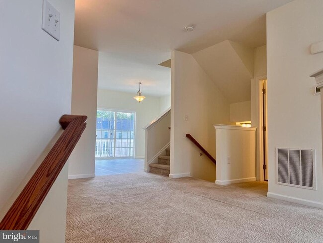 Photo - 654 Jacobsen Cir