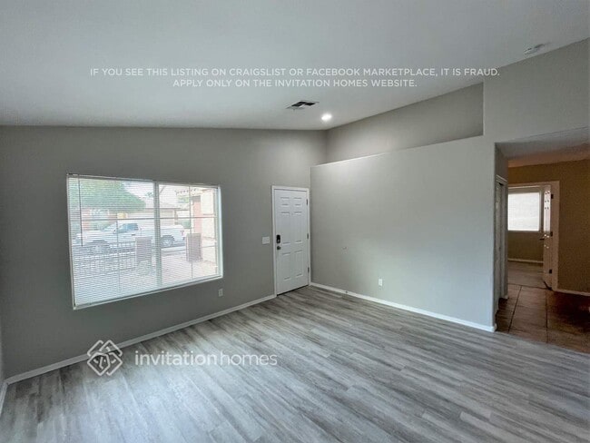 Photo - 25841 W Whyman St