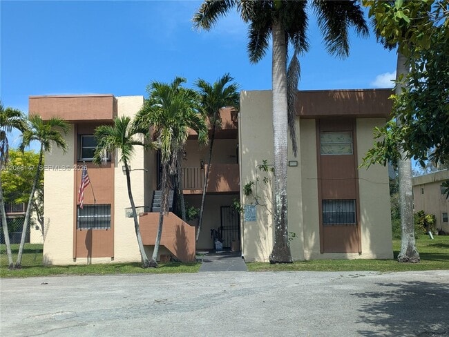 Building Photo - 13987 NE 2nd Ave Unit 8-2-3