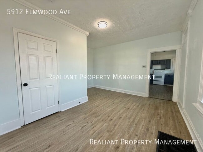 Photo - 5912 Elmwood Ave