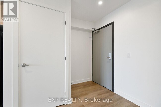 Photo - 19 Robinson Ave