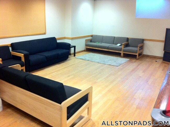 Building Photo - 1110 Commonwealth Ave