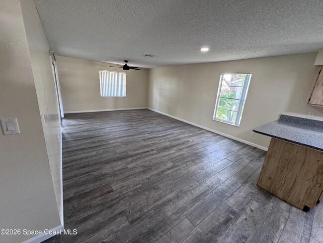 Building Photo - 1723 Bruman Terrace