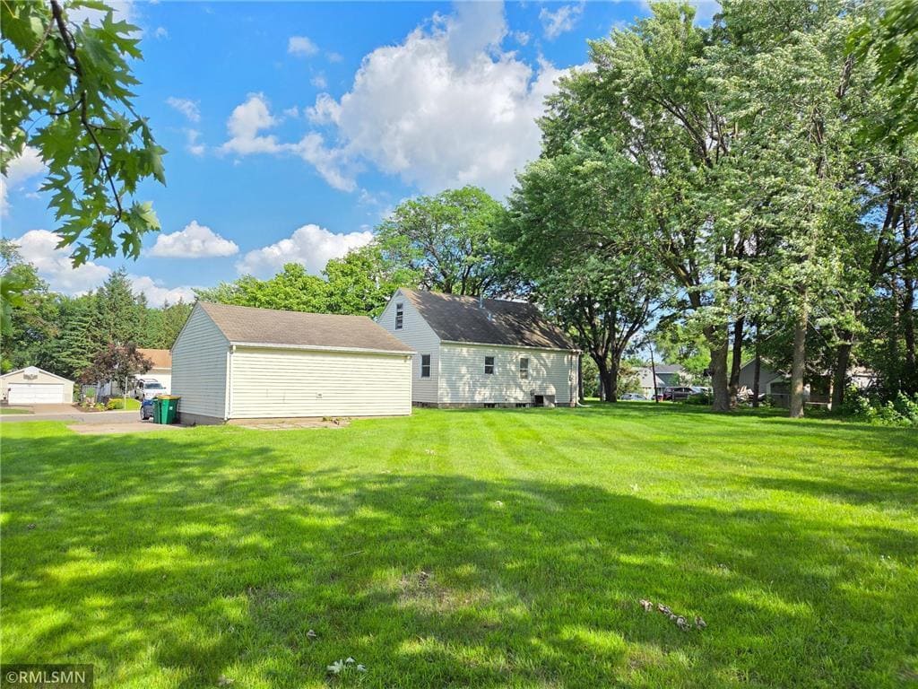 Photo - 5607 Regent Ave N