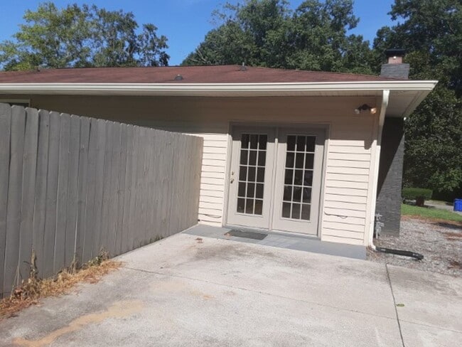 Photo - Hard to Find Rancher in Oak Ridge with 2 car garage