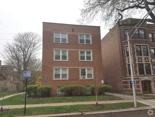 Building Photo - 1143 E 50th St Unit 3S Rental