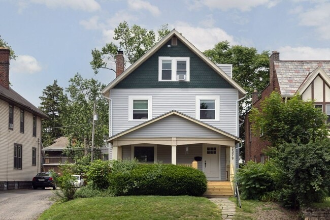 Photo - 2379 Summit St