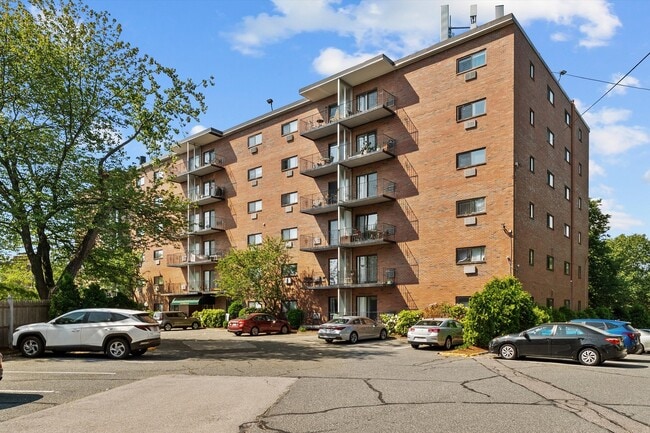Building Photo - 1321 Worcester Rd Unit 605 Rental