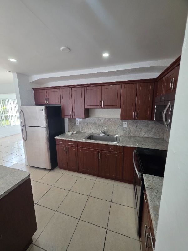 Photo - 681 SW 29th Terrace