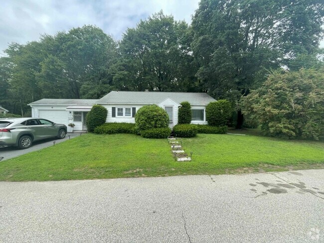 Building Photo - Beautiful 3-Bedroom Home in Prime Dudley L...
