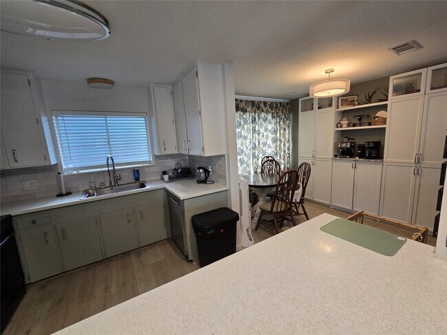 Photo - 950 Hardeman St