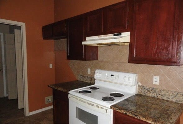 Photo - 8139 Justin Rd N