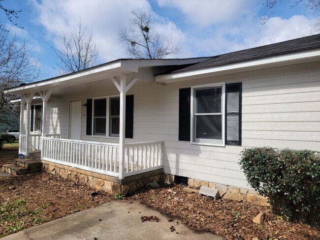 Photo - Henry County:  3 bedrooms, 1 Bonus, and 2 baths
