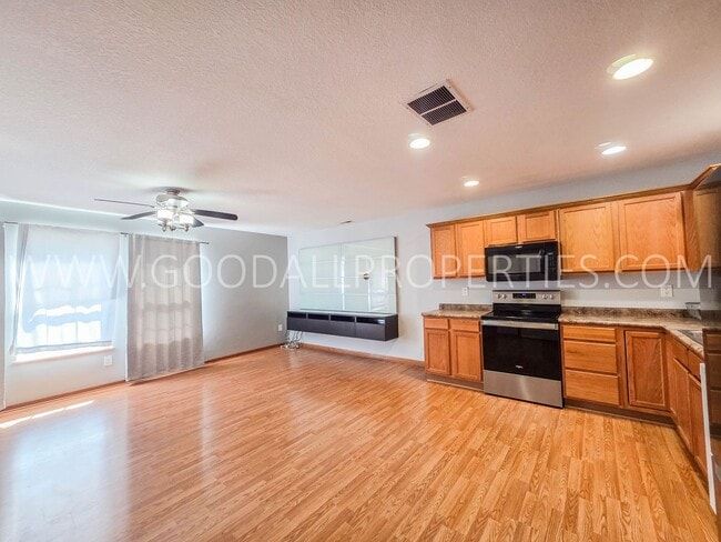 Photo - Beautiful 2 Bed, 2 Bath Townhome with 2-Car Garage in Ankeny!