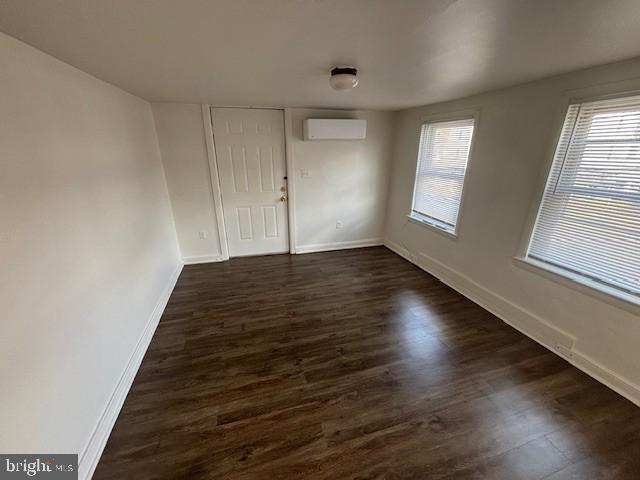 Photo - 90 S Main St