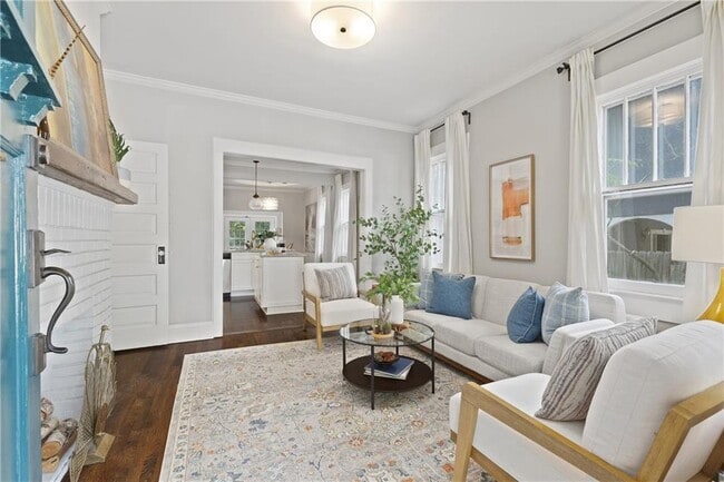 Photo - 481 Hill St SE